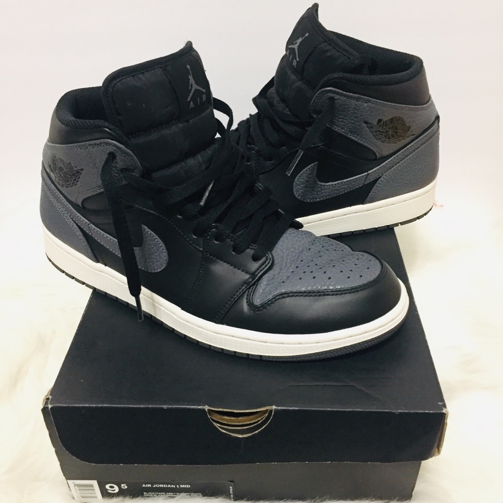 ❌SOLD!❌ Air Jordan 1 Mid | Size 9.5